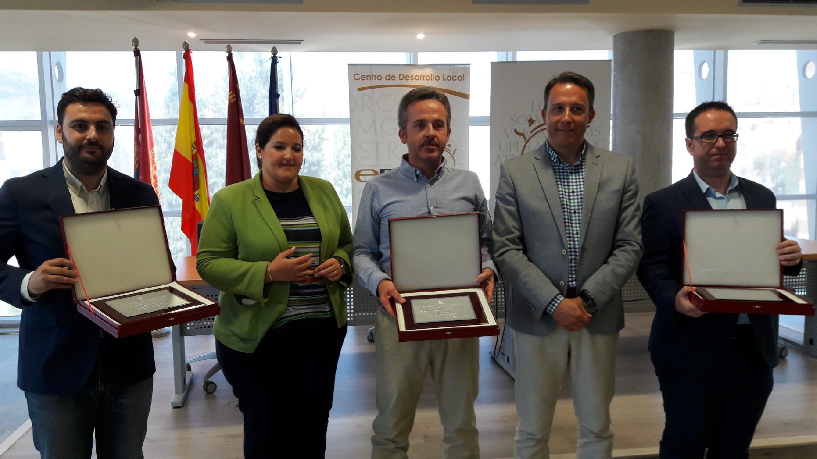 Tres innovadores proyectos de emprendedores lorquinos reciben de manos del Alcalde el premio del XI Certamen de Iniciativas Empresariales "Ciudad de Lorca"
